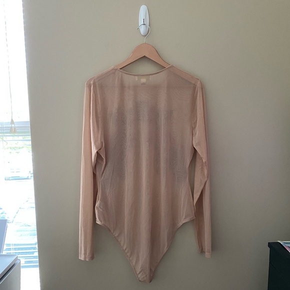 NWT Forever 21 Plus Floral Appliqué Nude Mesh Long Sleeve Bodysuit Size 3X - Picture 3 of 6